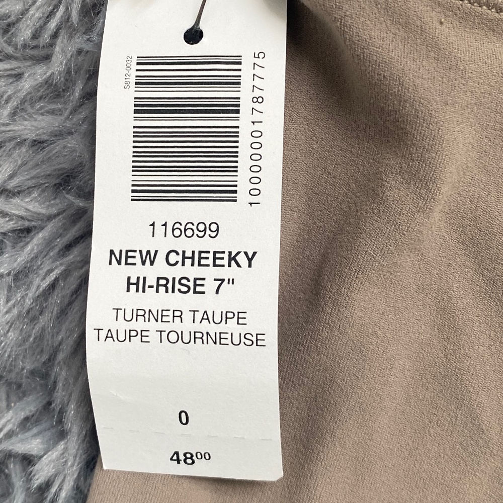 TNA cheeky hi rise 7" butter shorts in turner taupe size 0 ✨BRAND NEW WITH TAGS